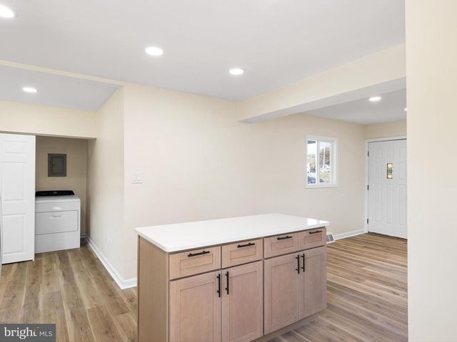 102 LONGVIEW DR, Newark, DE 19711