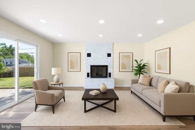 102 LONGVIEW DR, Newark, DE 19711