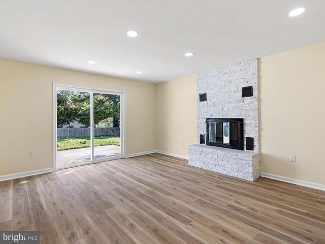 102 LONGVIEW DR, Newark, DE 19711