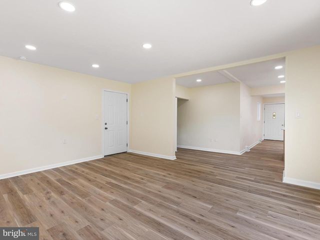 102 LONGVIEW DR, Newark, DE 19711