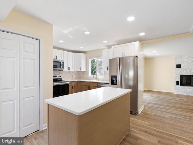 102 LONGVIEW DR, Newark, DE 19711