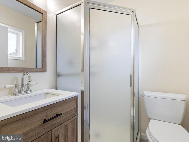 102 LONGVIEW DR, Newark, DE 19711