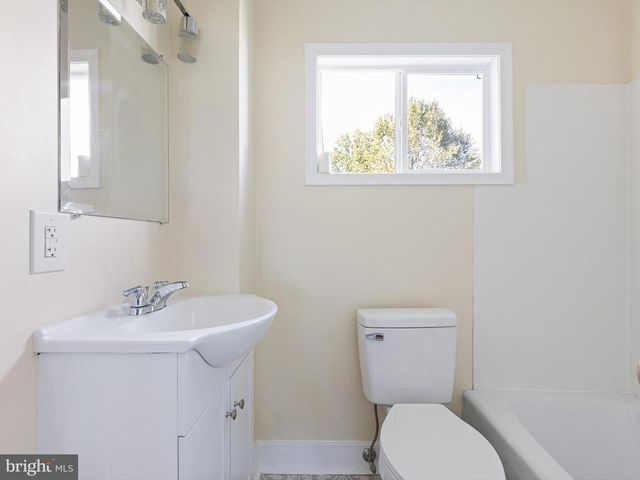 102 LONGVIEW DR, Newark, DE 19711