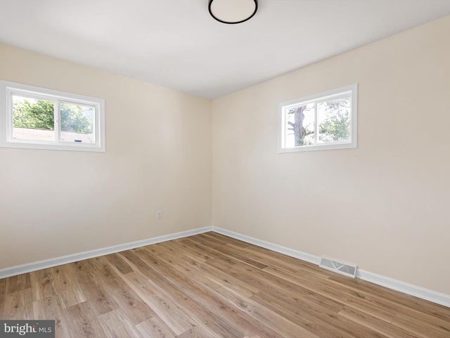 102 LONGVIEW DR, Newark, DE 19711