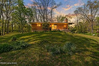 11056 Easum Rd, Jeffersontown, KY 40299