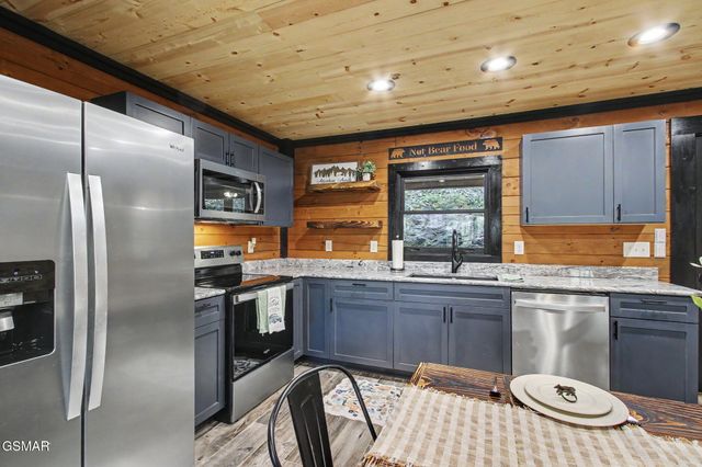 3547 Sugar Maple Loop Road, Sevierville, TN 37862