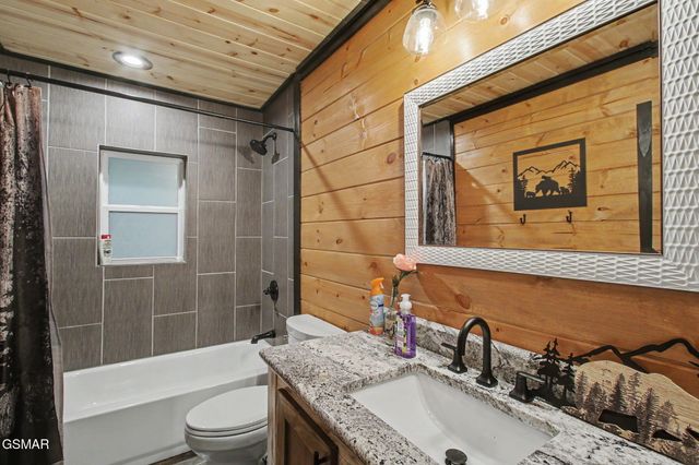3547 Sugar Maple Loop Road, Sevierville, TN 37862