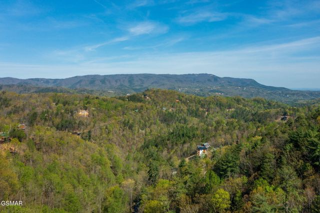 3547 Sugar Maple Loop Road, Sevierville, TN 37862