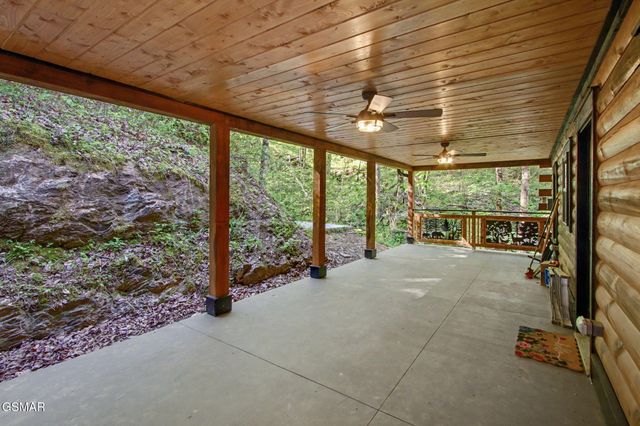 3547 Sugar Maple Loop Road, Sevierville, TN 37862