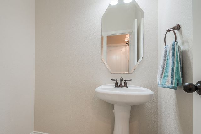 4904 Derbyshire Drive, Mckinney, TX 75070