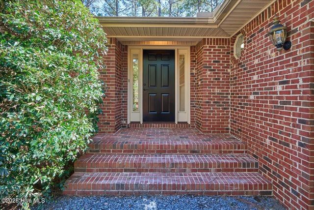 111 Forest Square Lane, West End, NC 27376