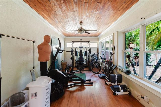 3138 W EUCLID AVENUE, Tampa, FL 33629