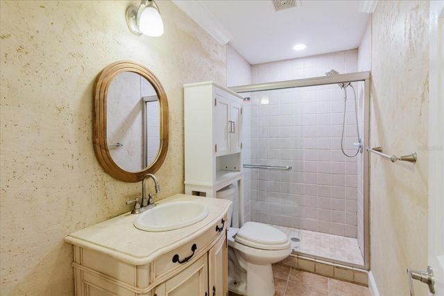 3138 W EUCLID AVENUE, Tampa, FL 33629