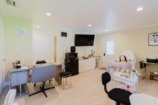 3138 W EUCLID AVENUE, Tampa, FL 33629