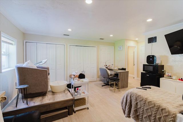 3138 W EUCLID AVENUE, Tampa, FL 33629