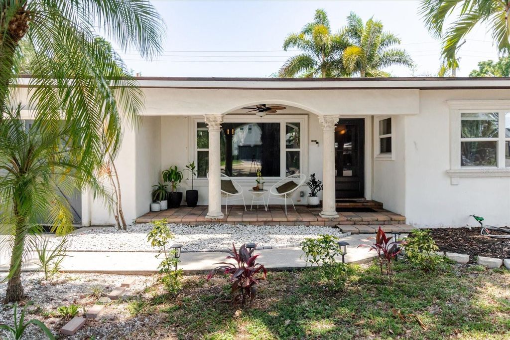 Image 14 of property listing at 3138 W EUCLID AVENUE, Tampa, FL 33629
