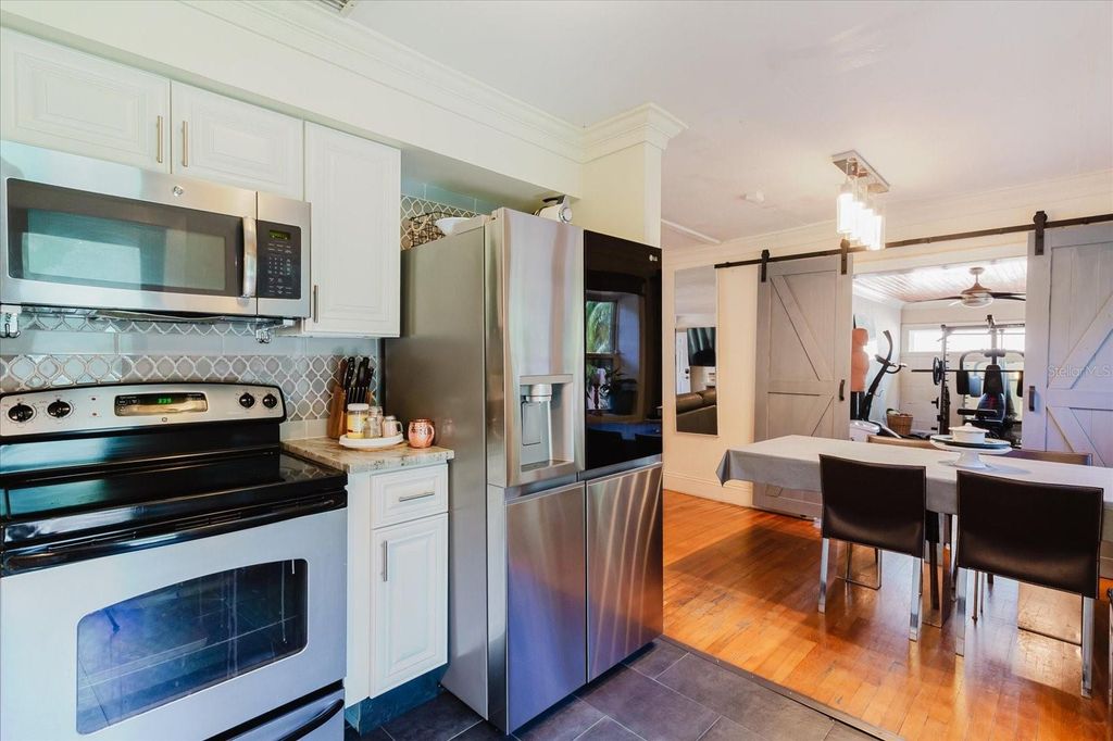 Image 25 of property listing at 3138 W EUCLID AVENUE, Tampa, FL 33629