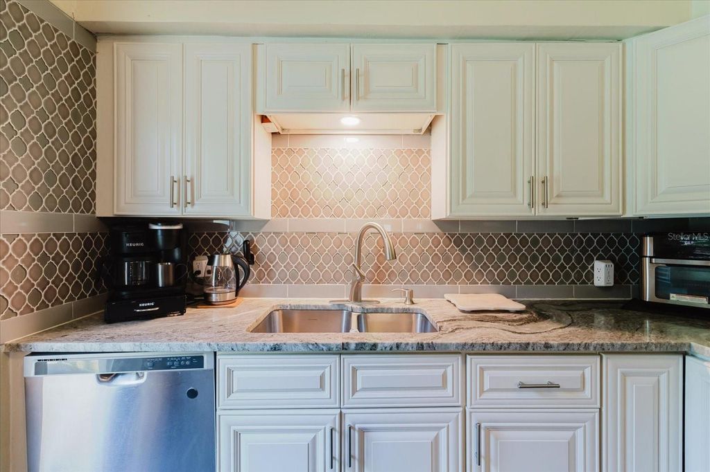 Image 28 of property listing at 3138 W EUCLID AVENUE, Tampa, FL 33629