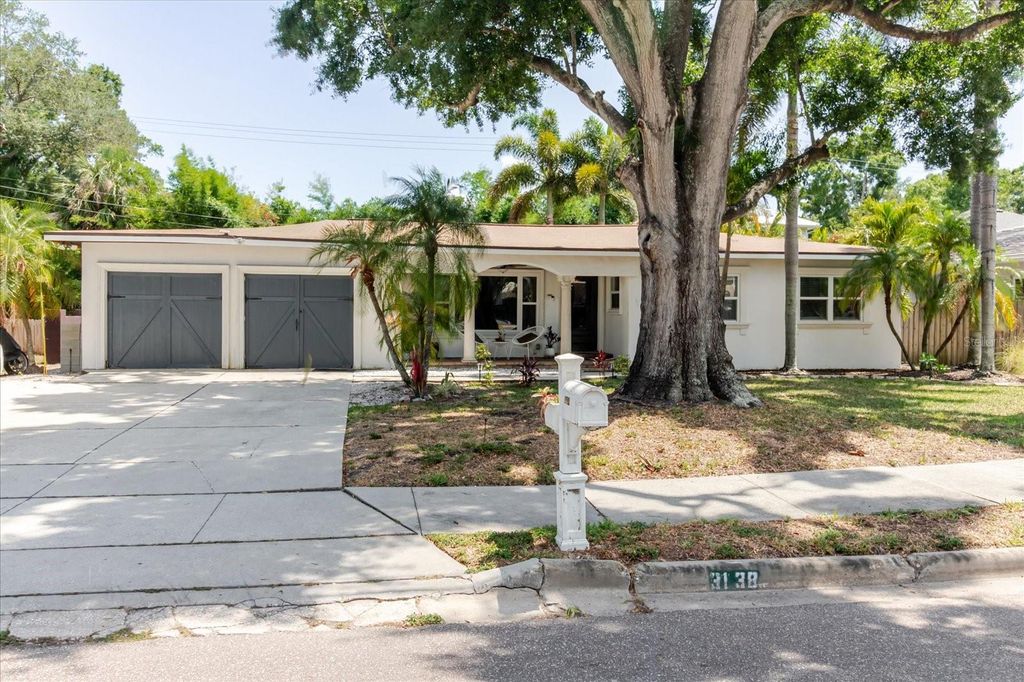 Image 4 of property listing at 3138 W EUCLID AVENUE, Tampa, FL 33629