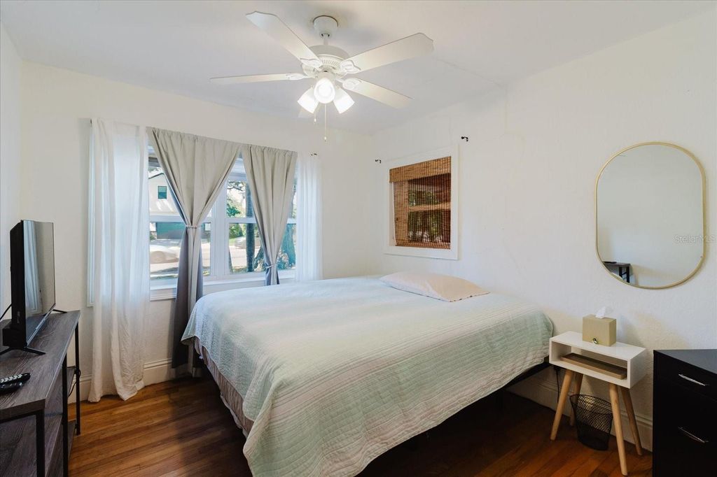 Image 38 of property listing at 3138 W EUCLID AVENUE, Tampa, FL 33629