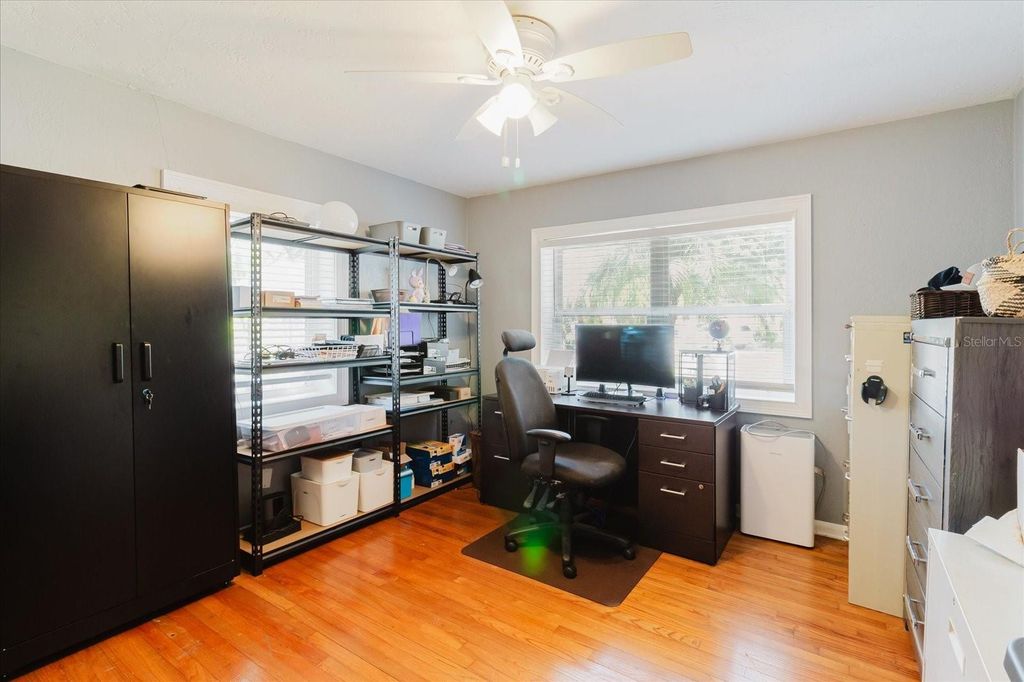 Image 44 of property listing at 3138 W EUCLID AVENUE, Tampa, FL 33629