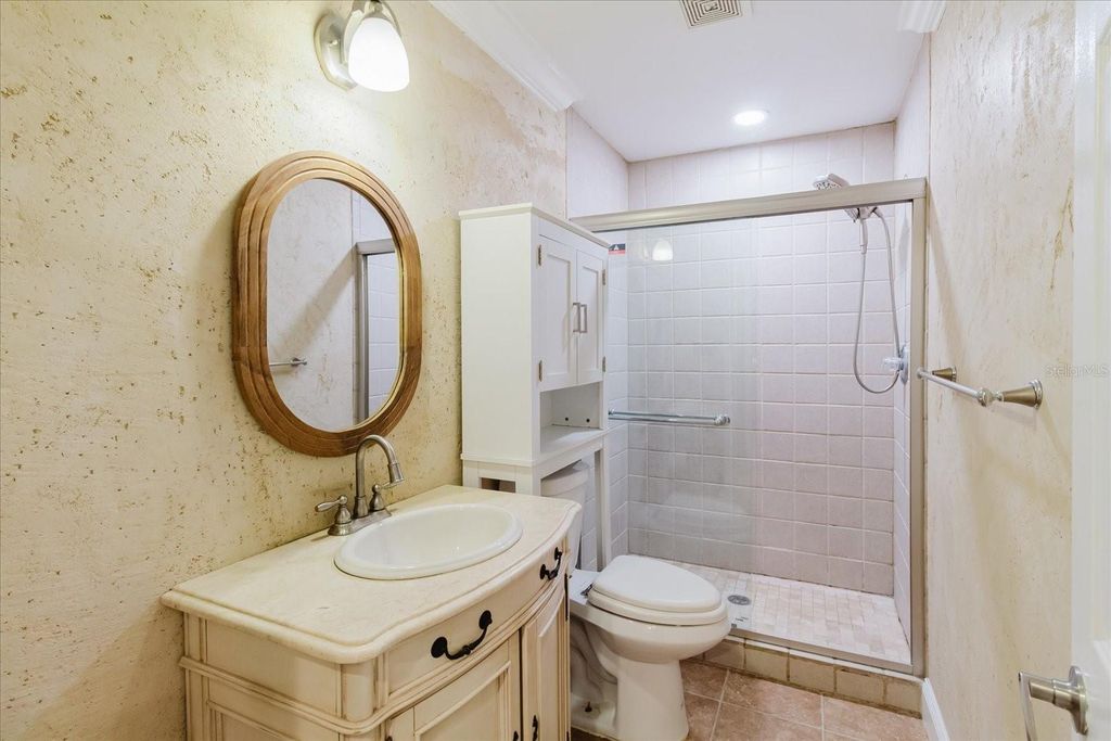 Image 52 of property listing at 3138 W EUCLID AVENUE, Tampa, FL 33629