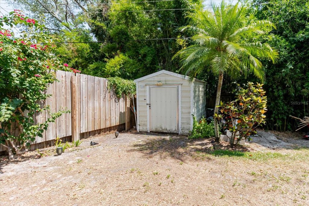 Image 68 of property listing at 3138 W EUCLID AVENUE, Tampa, FL 33629