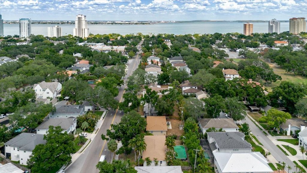 Image 71 of property listing at 3138 W EUCLID AVENUE, Tampa, FL 33629