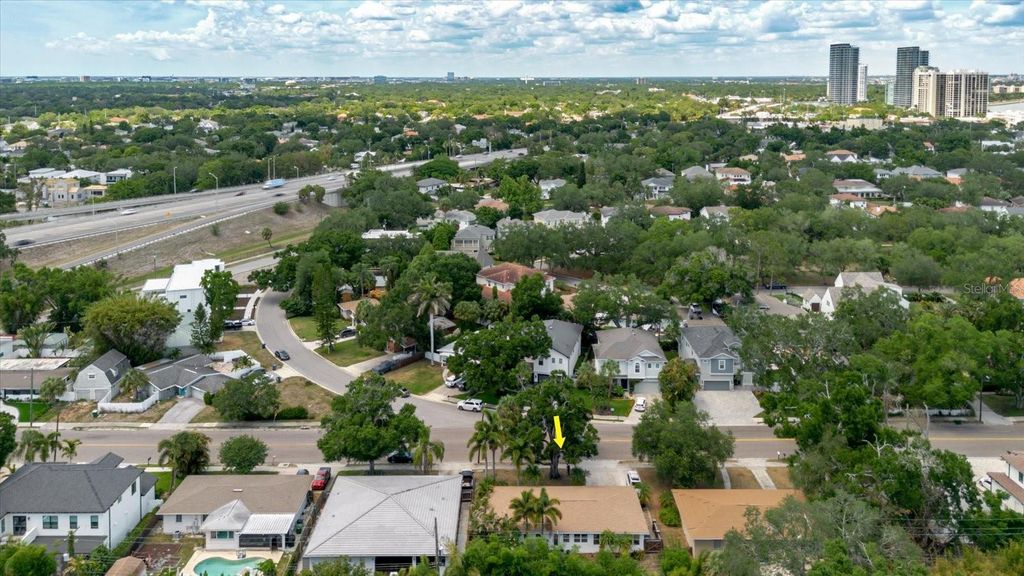 Image 74 of property listing at 3138 W EUCLID AVENUE, Tampa, FL 33629