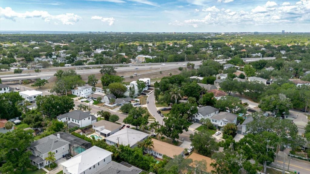 Image 76 of property listing at 3138 W EUCLID AVENUE, Tampa, FL 33629