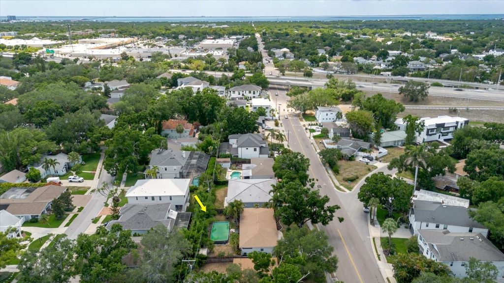 Image 77 of property listing at 3138 W EUCLID AVENUE, Tampa, FL 33629