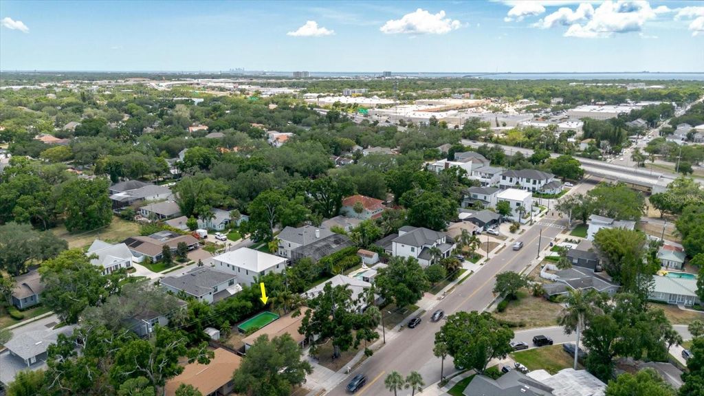 Image 79 of property listing at 3138 W EUCLID AVENUE, Tampa, FL 33629