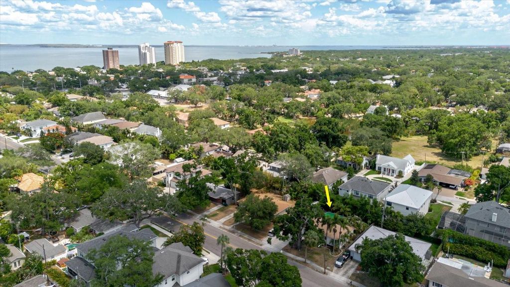 Image 82 of property listing at 3138 W EUCLID AVENUE, Tampa, FL 33629