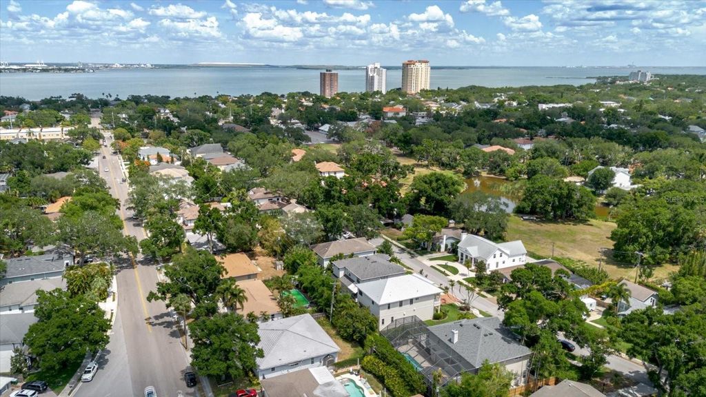 Image 85 of property listing at 3138 W EUCLID AVENUE, Tampa, FL 33629