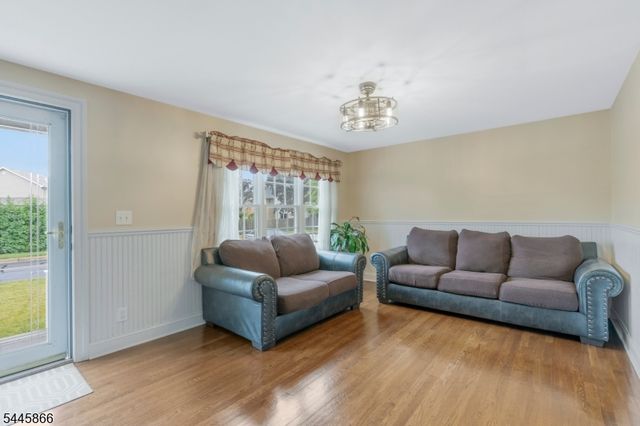 8 Hooker Street, Middlesex Boro, NJ 08846