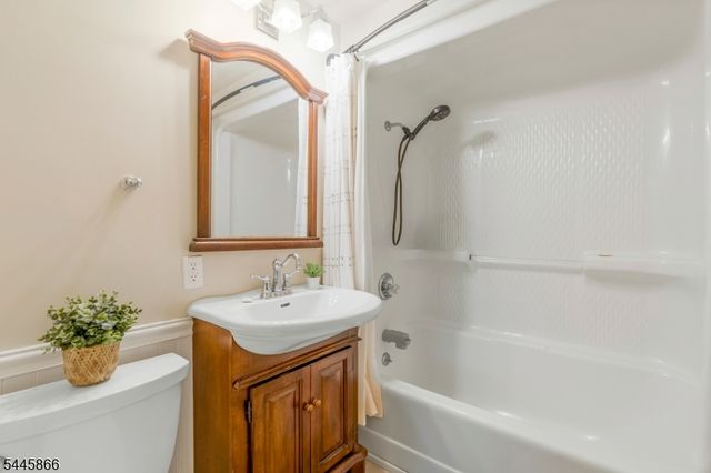 8 Hooker Street, Middlesex Boro, NJ 08846