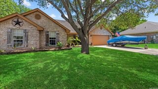 909 QUEENS DR, New Braunfels, TX 78130