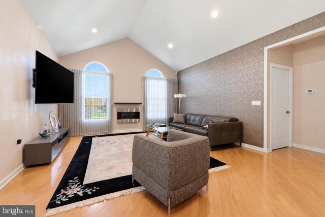 156 FAIRWAY DR, Warminster, PA 18974