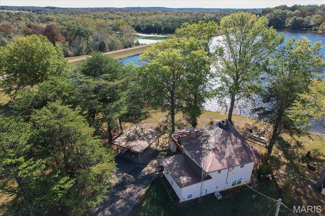 150 N Lake Drive, Leslie, MO 63056