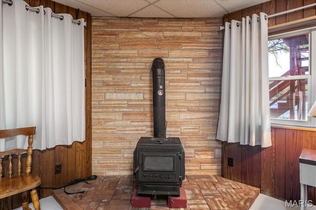 150 N Lake Drive, Leslie, MO 63056