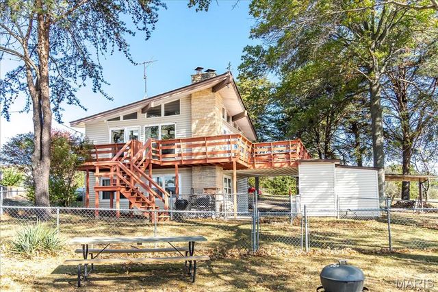 150 N Lake Drive, Leslie, MO 63056