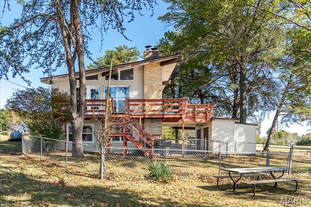 150 N Lake Drive, Leslie, MO 63056