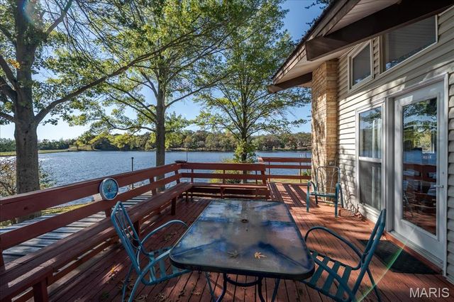 150 N Lake Drive, Leslie, MO 63056