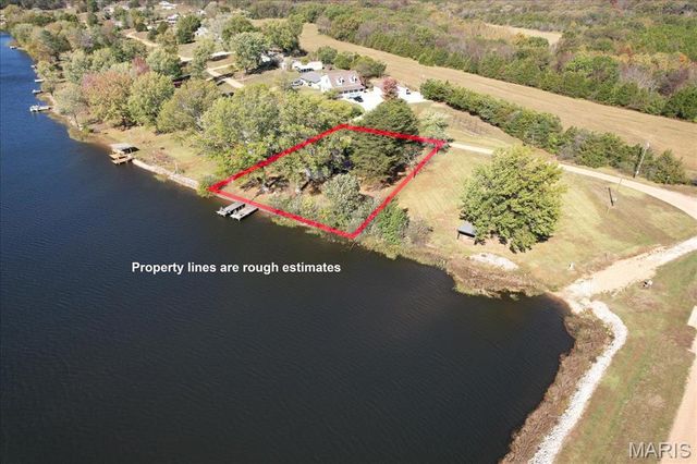 150 N Lake Drive, Leslie, MO 63056