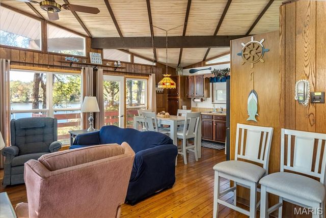 150 N Lake Drive, Leslie, MO 63056