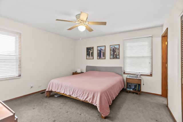 1435 Sunnybrook Drive, Naperville, IL 60540