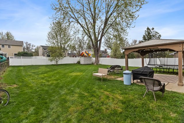 1435 Sunnybrook Drive, Naperville, IL 60540