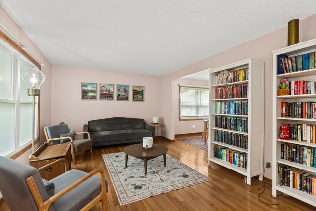1435 Sunnybrook Drive, Naperville, IL 60540