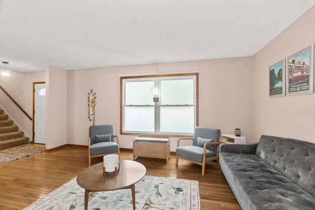 1435 Sunnybrook Drive, Naperville, IL 60540