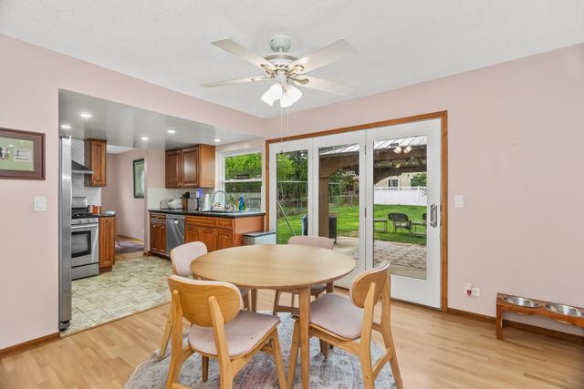 1435 Sunnybrook Drive, Naperville, IL 60540